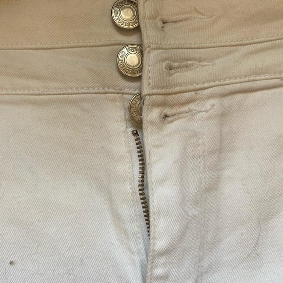 Love & Legend - White Jean Shorts - Picture 2 of 9